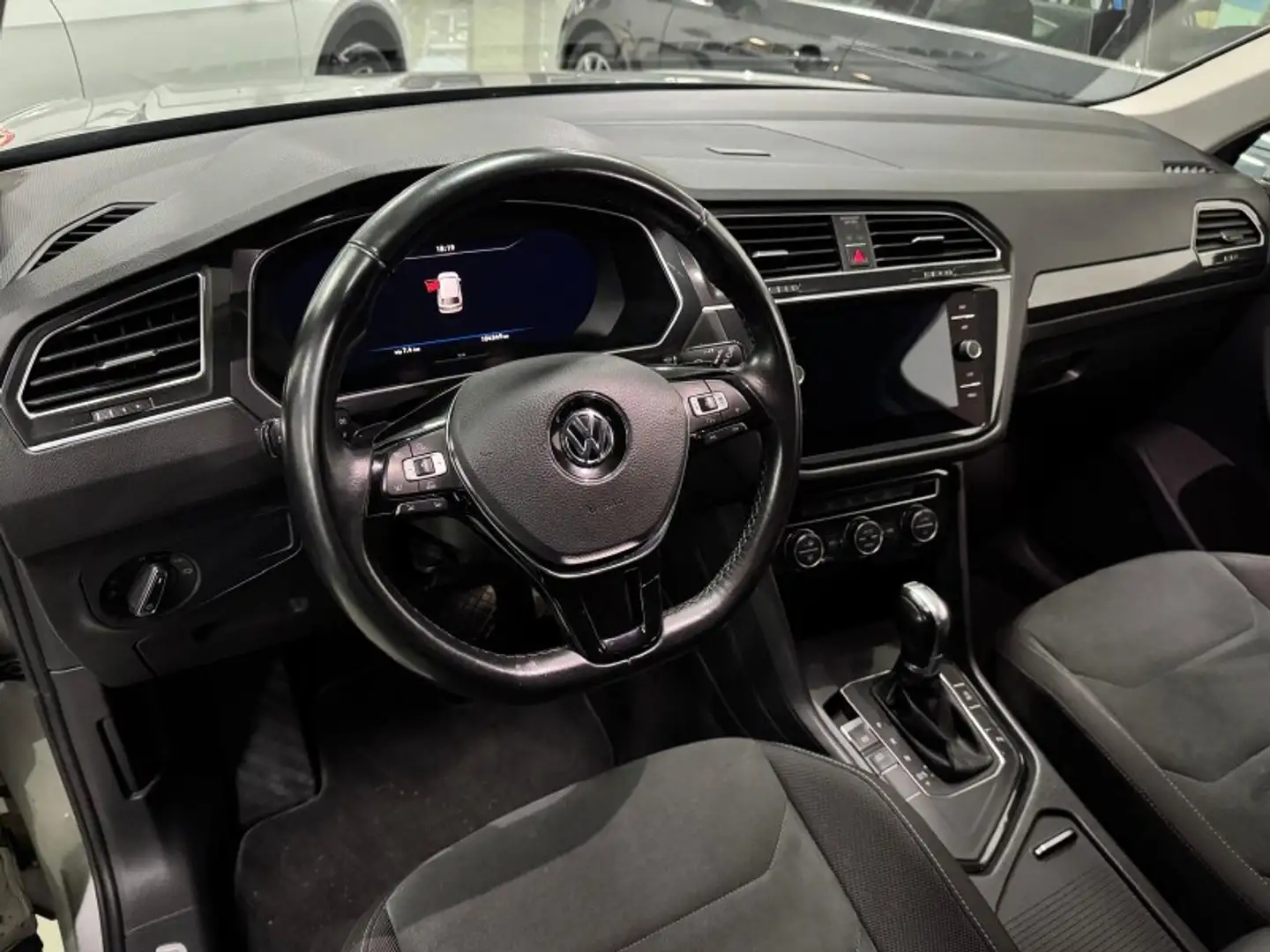 
								Volkswagen Tiguan 2.0 TDI DSG Advanced BMT full									