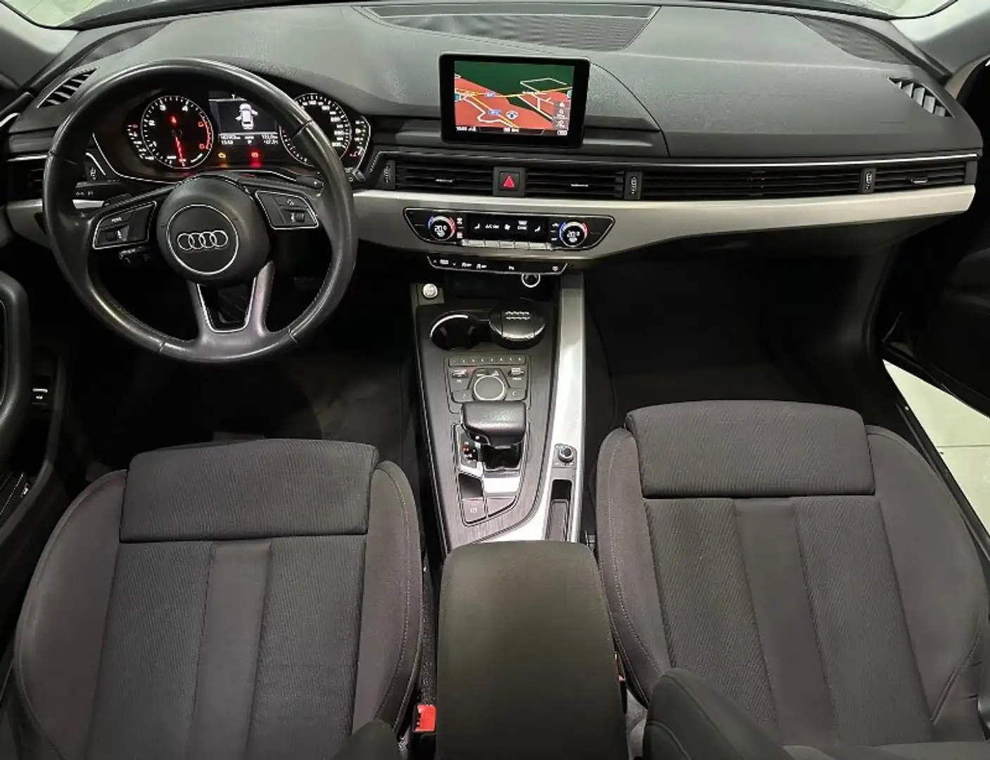 
								Audi A4 Avant 2.0 TDI 122CV S tronic Business full									