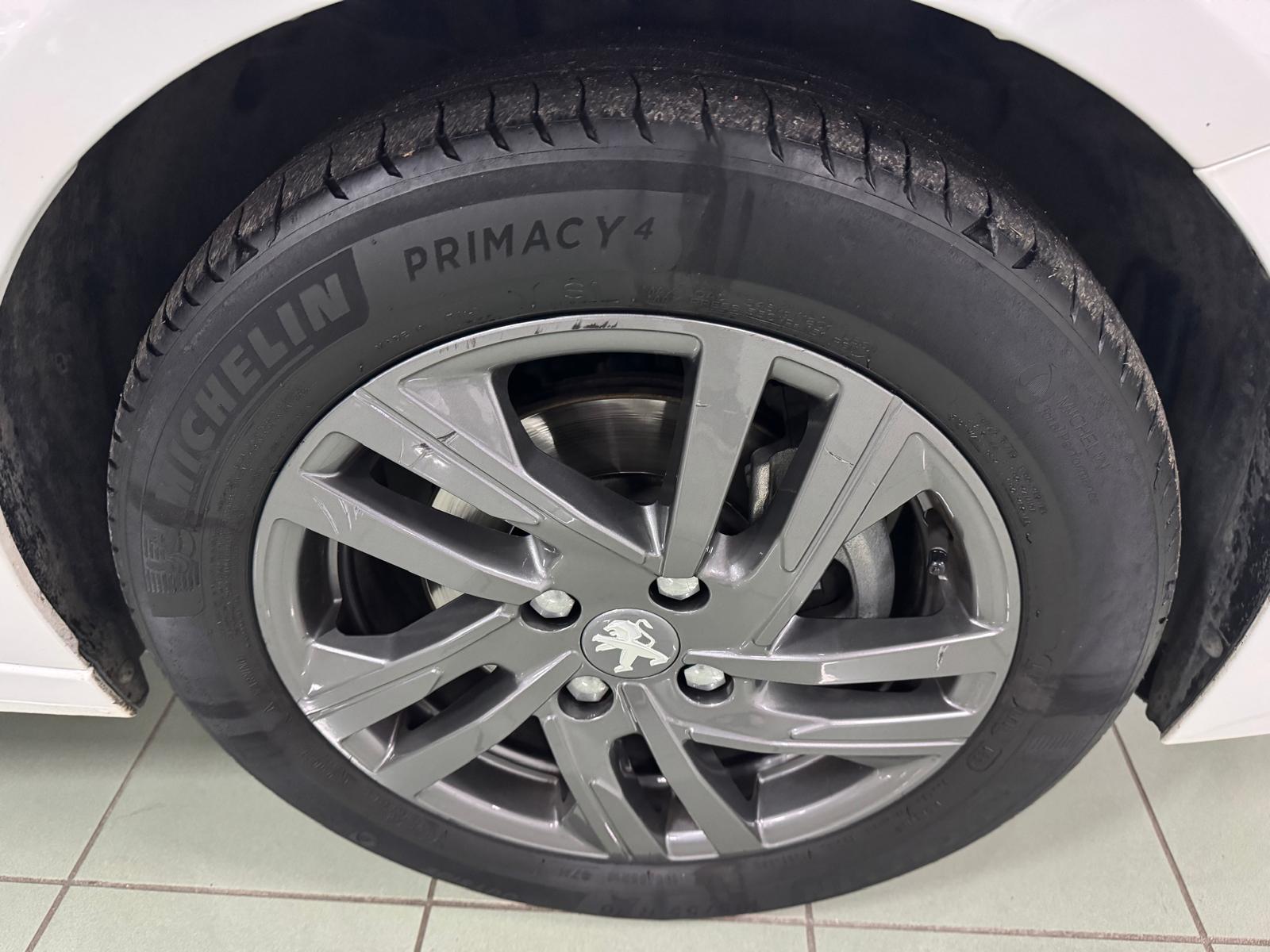 
								Peugeot 208 PureTech 100 S&S 5 porte Active Pack full									