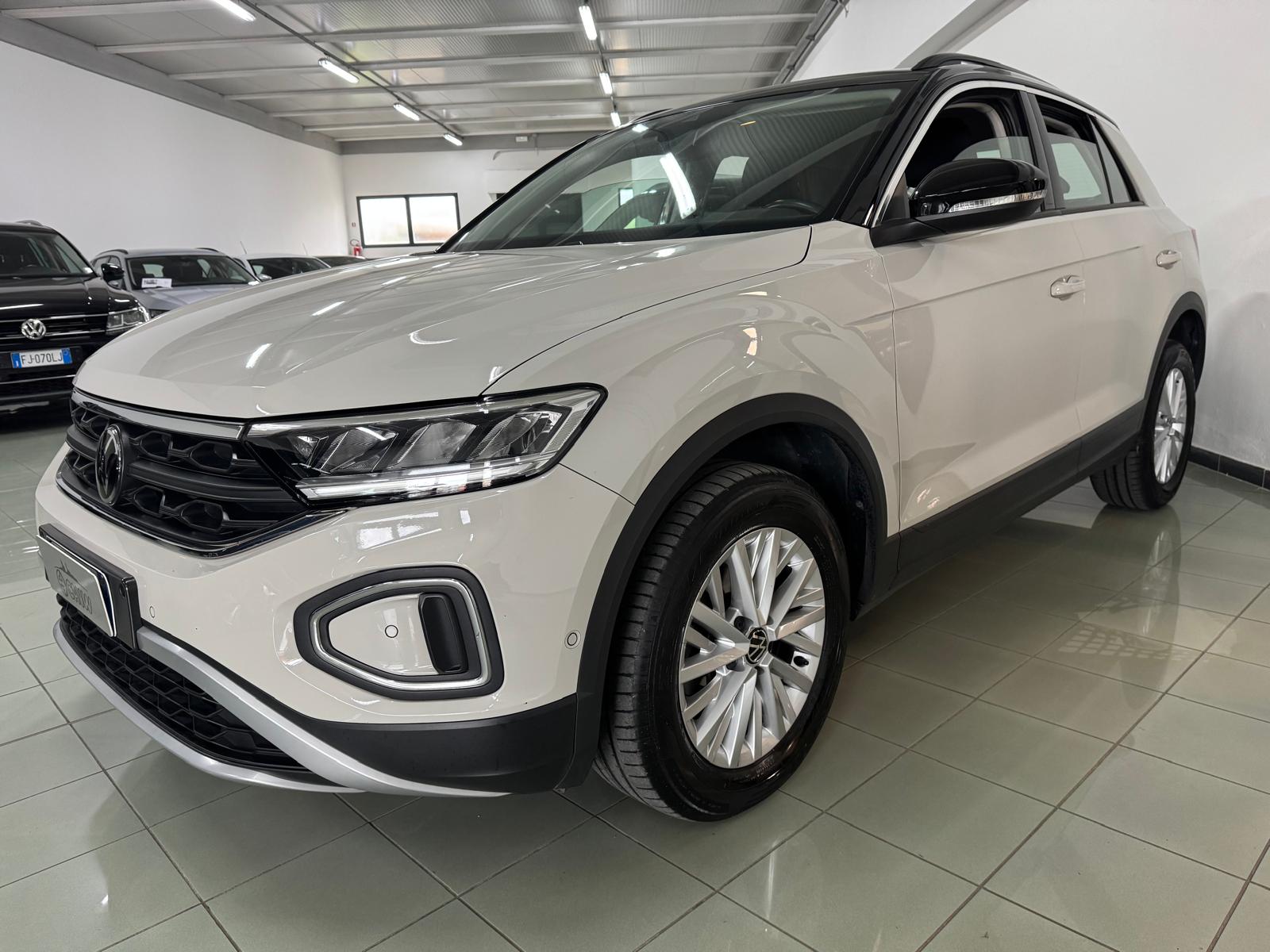 
								Volkswagen T-Roc 1.0 TSI Life full									