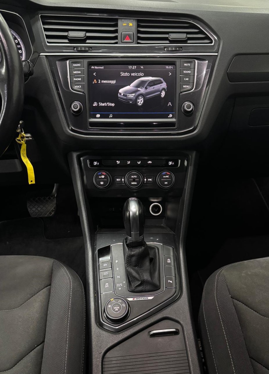 
								Volkswagen Tiguan 2.0 TDI SCR DSG 4Motion full									