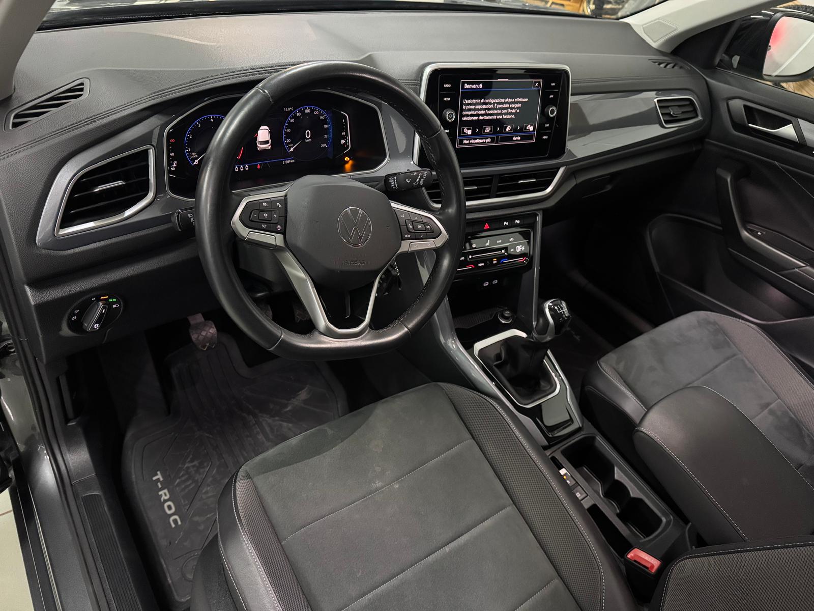 
								Volkswagen T-Roc 1.0 TSI Style full									