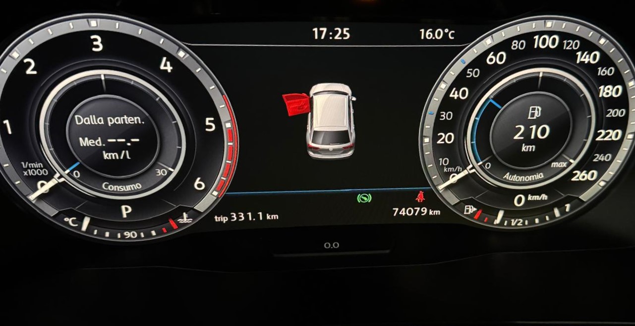 
								Volkswagen Tiguan 2.0 TDI SCR DSG 4Motion full									