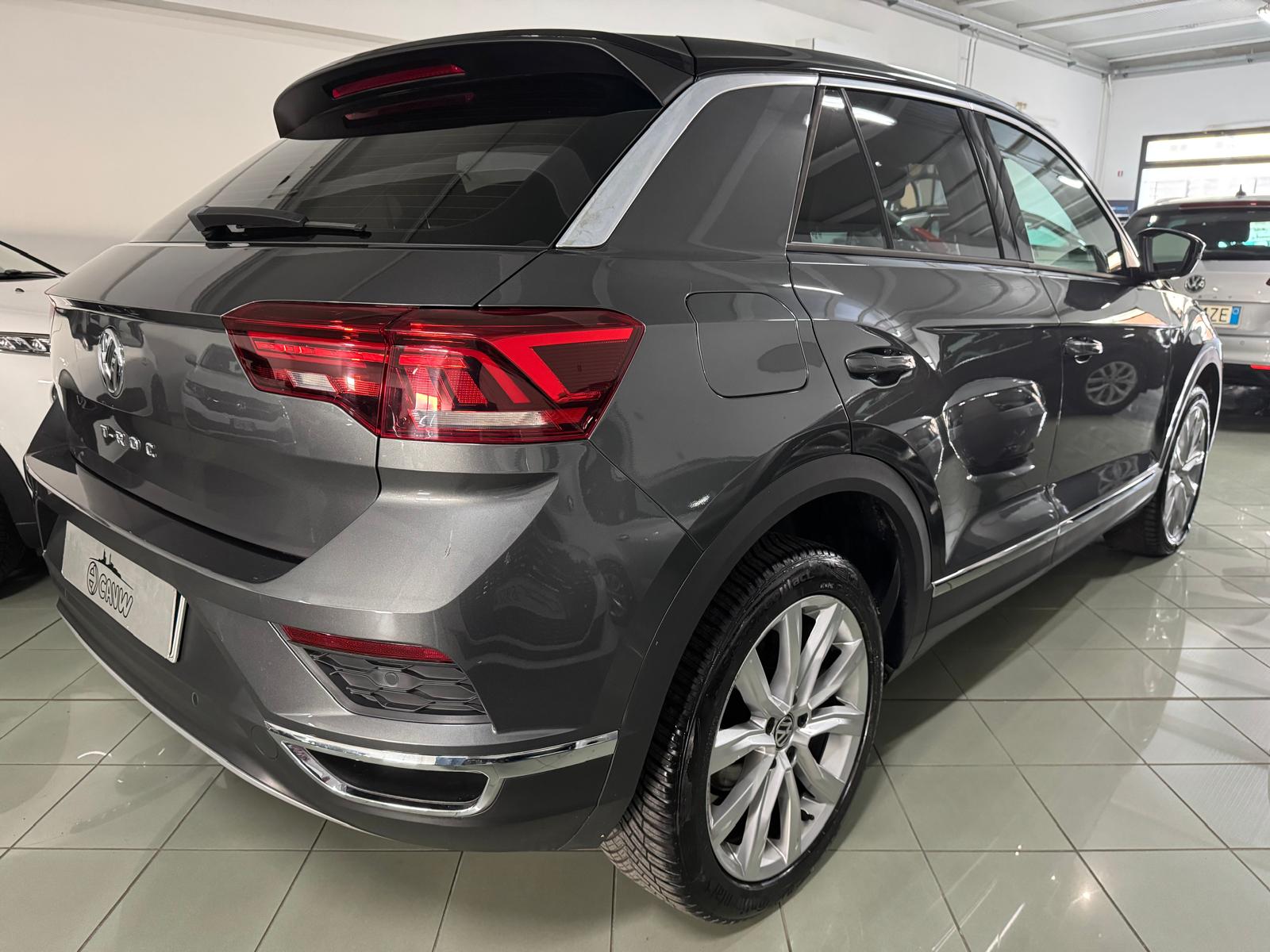
								Volkswagen T-Roc 1.6 TDI SCR Advanced BMT full									