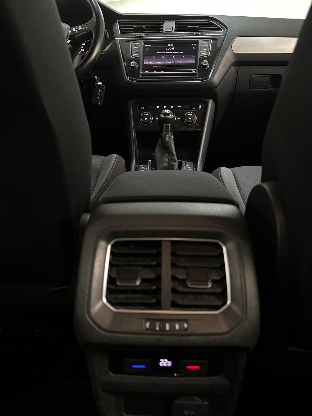 
								Volkswagen Tiguan 2.0 TDI SCR DSG 4Motion full									