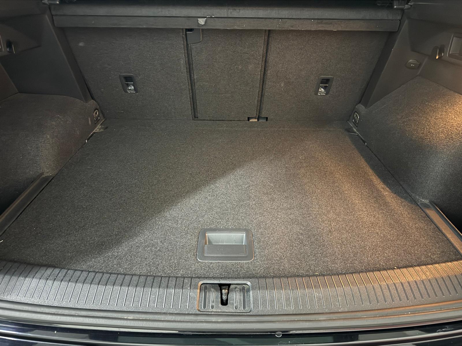
								Volkswagen Tiguan 2.0 TDI SCR DSG 4Motion full									