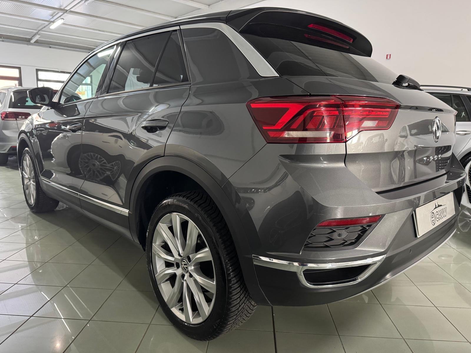
								Volkswagen T-Roc 1.6 TDI SCR Advanced BMT full									